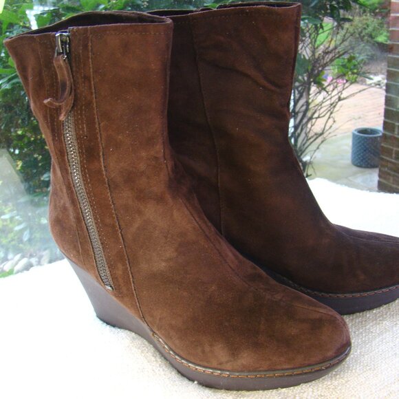 Easy Spirit Shoes - Easy spirit NWOT brown suede wedge ankle boots with zipper, S 7.5
